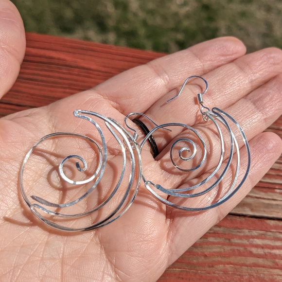 .925 Sterling Silver Earrings Crescent Moon Unique Spiral 3D Effect Cool - Picture 10 of 11